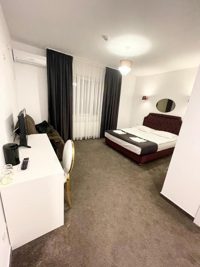 Hotel Cochet Boutique à Târgu Jiu Extérieur photo