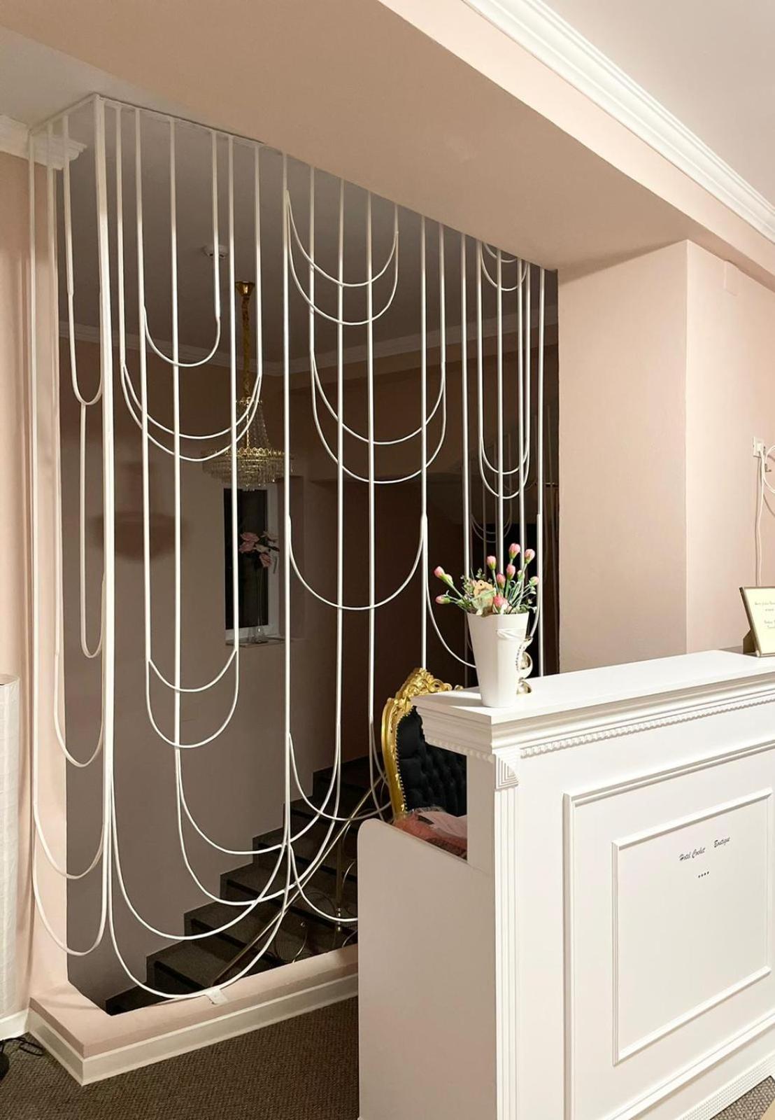 Hotel Cochet Boutique à Târgu Jiu Extérieur photo