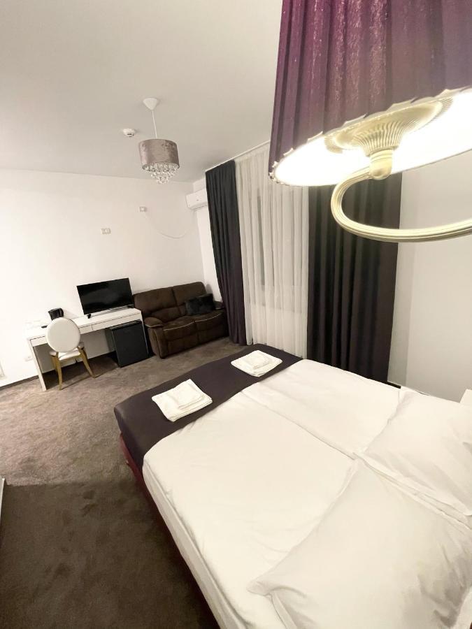 Hotel Cochet Boutique à Târgu Jiu Extérieur photo