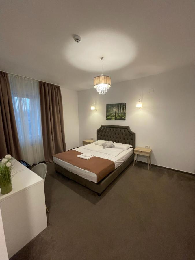 Hotel Cochet Boutique à Târgu Jiu Extérieur photo