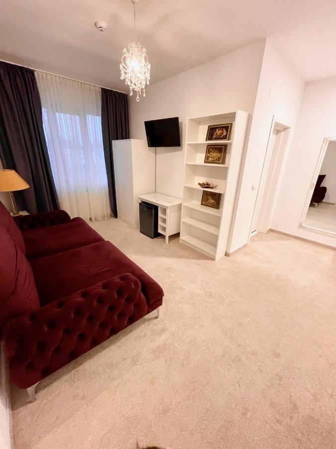 Hotel Cochet Boutique à Târgu Jiu Extérieur photo