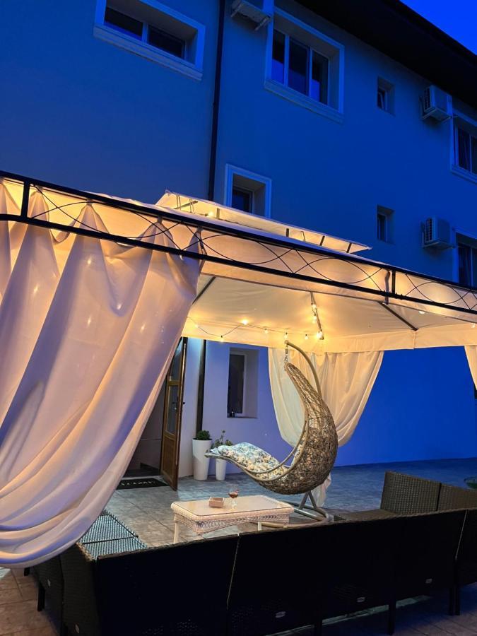 Hotel Cochet Boutique à Târgu Jiu Extérieur photo