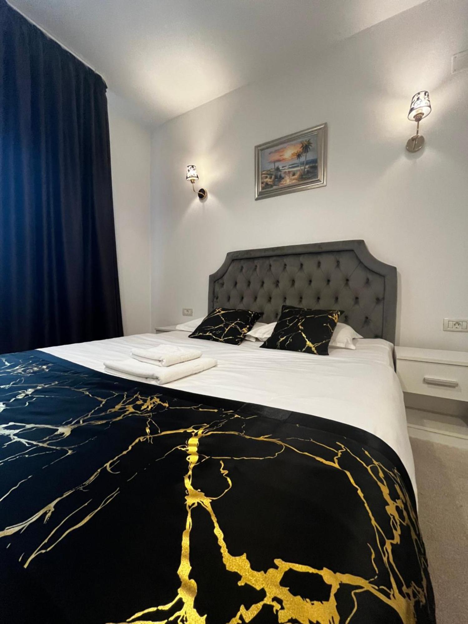 Hotel Cochet Boutique à Târgu Jiu Extérieur photo