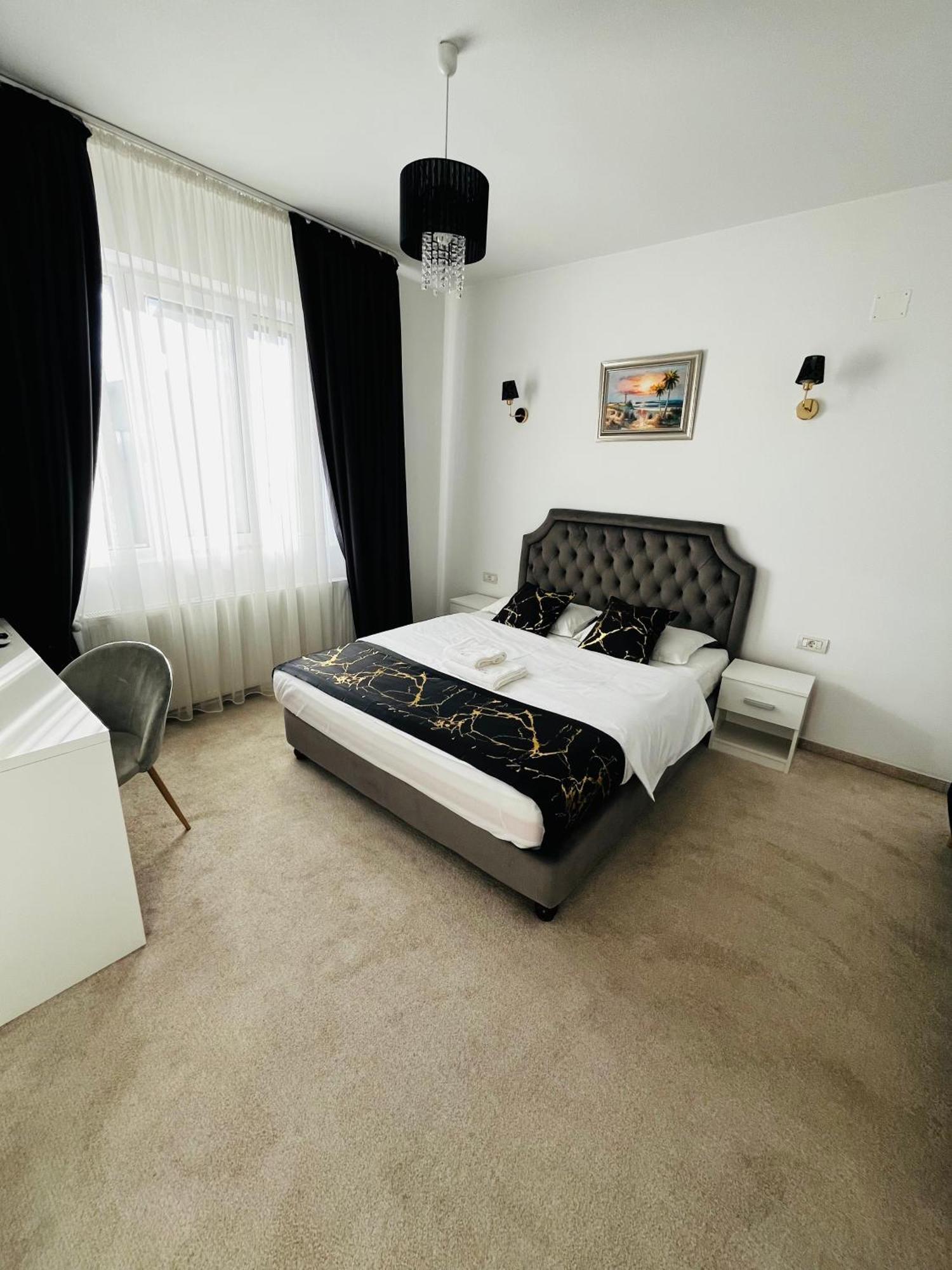 Hotel Cochet Boutique à Târgu Jiu Extérieur photo
