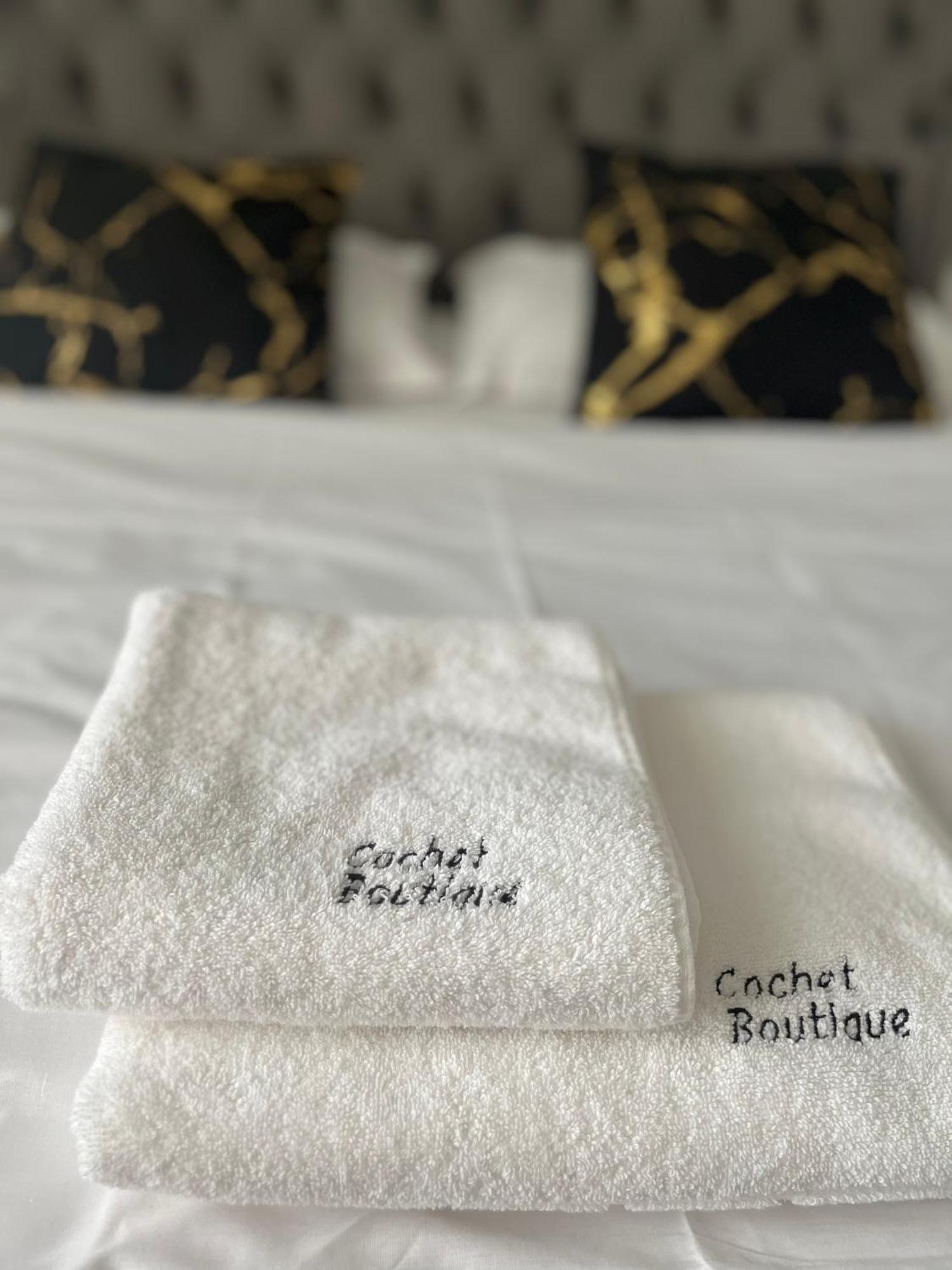 Hotel Cochet Boutique à Târgu Jiu Extérieur photo