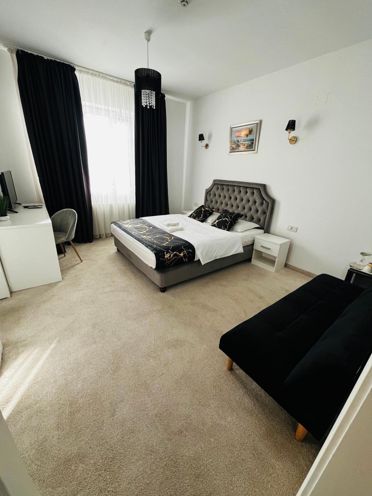 Hotel Cochet Boutique à Târgu Jiu Extérieur photo